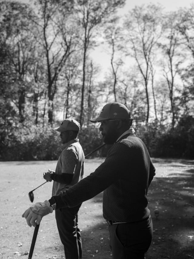 AK and Creel on the course, in black and white